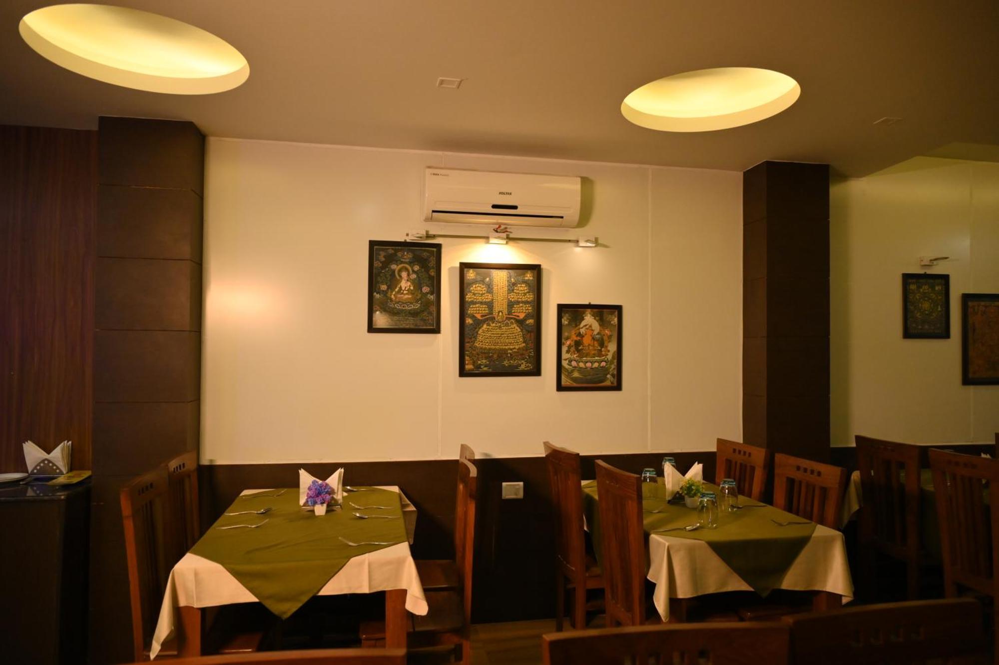Hotel Dh Dharamshala Luaran gambar