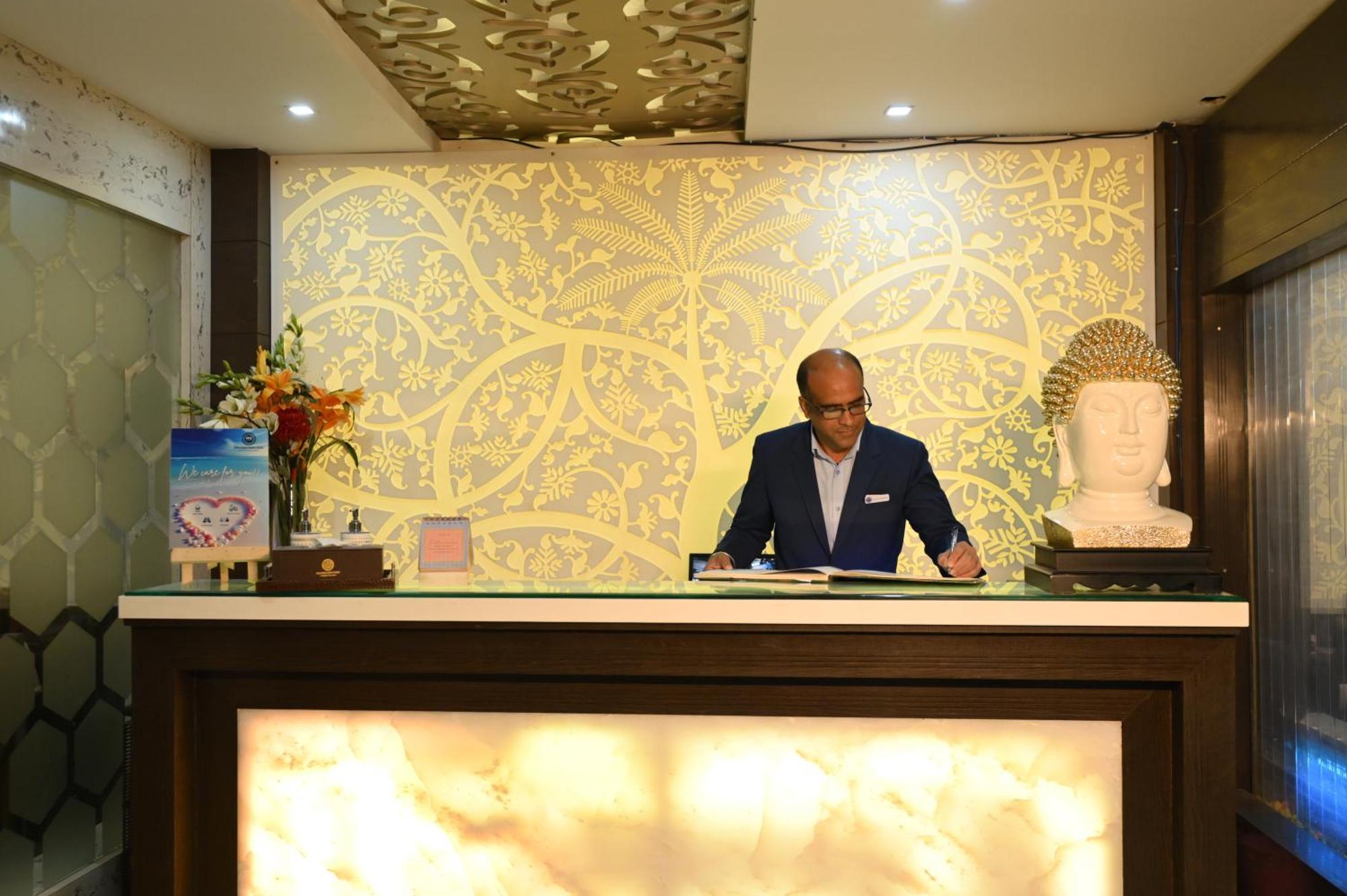 Hotel Dh Dharamshala Luaran gambar