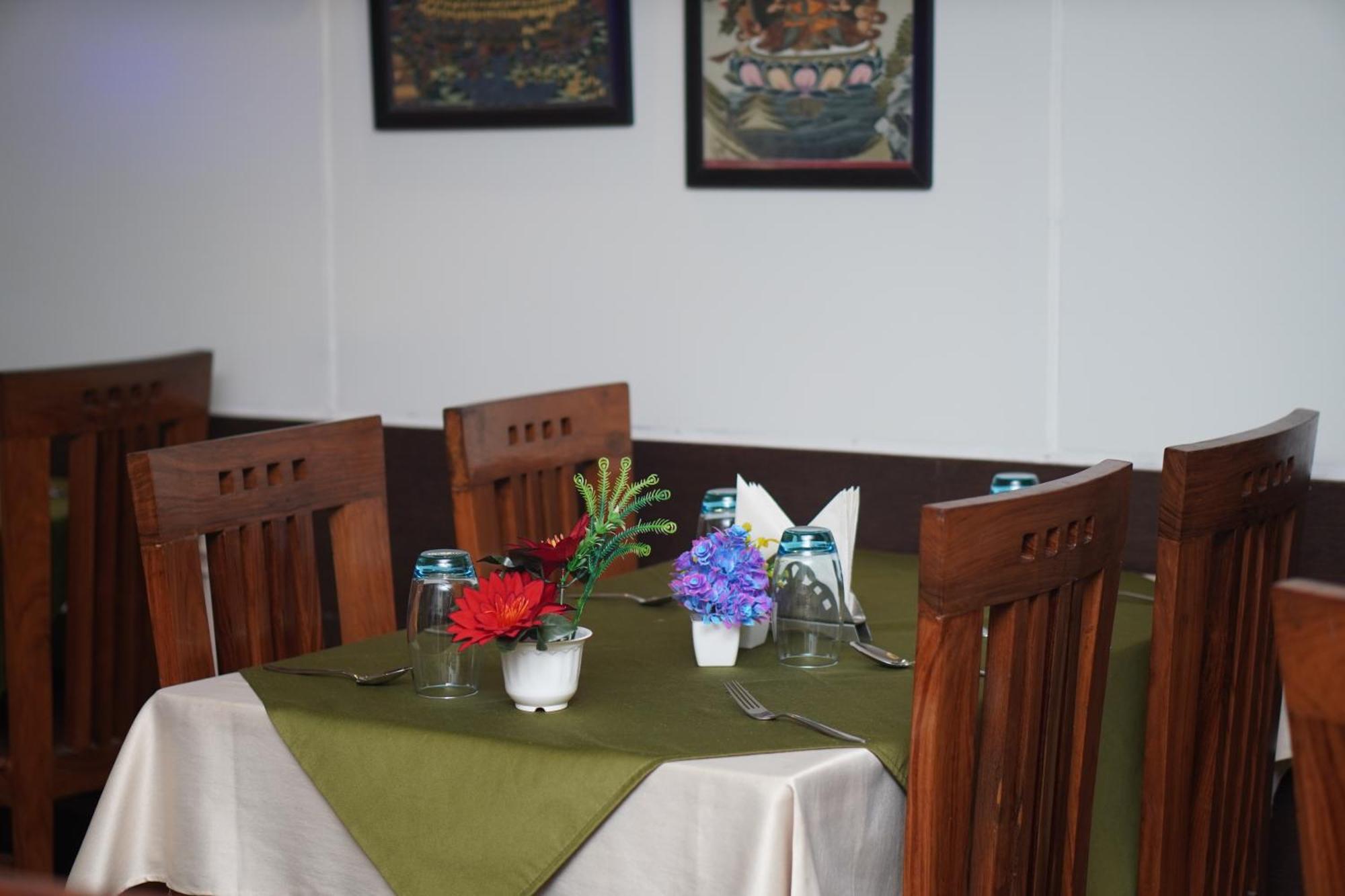 Hotel Dh Dharamshala Luaran gambar